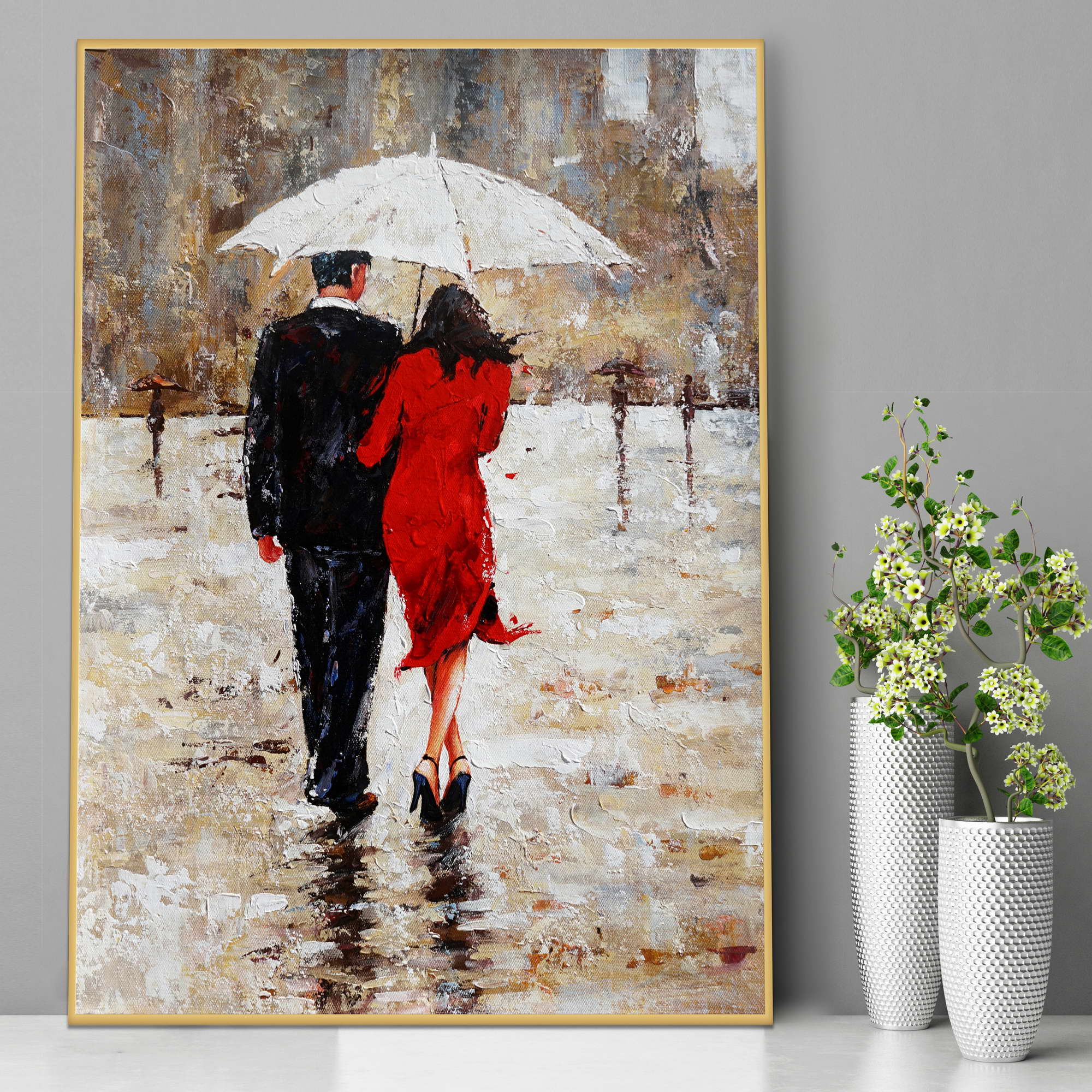 Dipinto di una coppia che si ripara dalla pioggia con un ombrello bianco, con la donna che indossa un abito rosso.