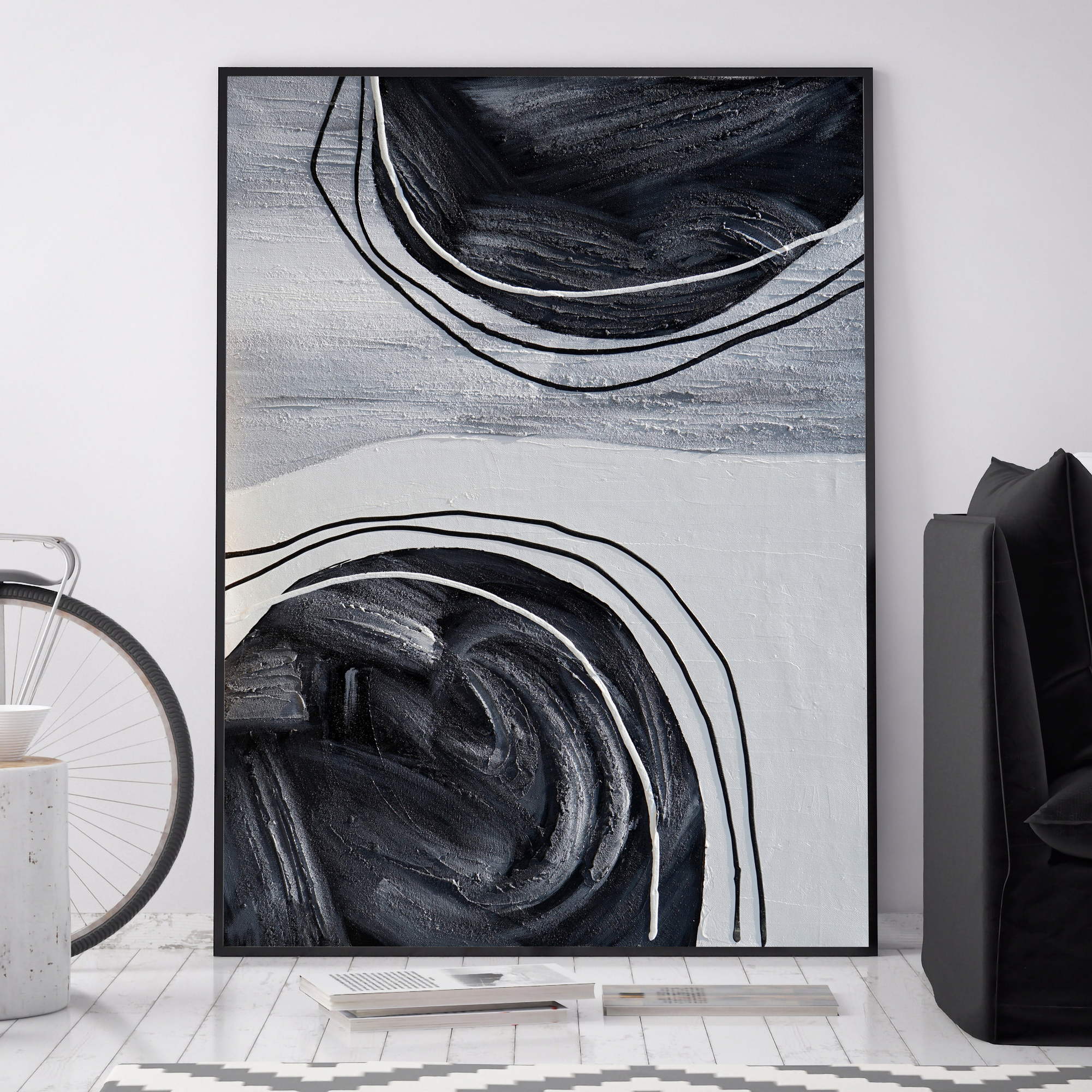 Opera d'arte astratta con linee ondulate in bianco e nero
