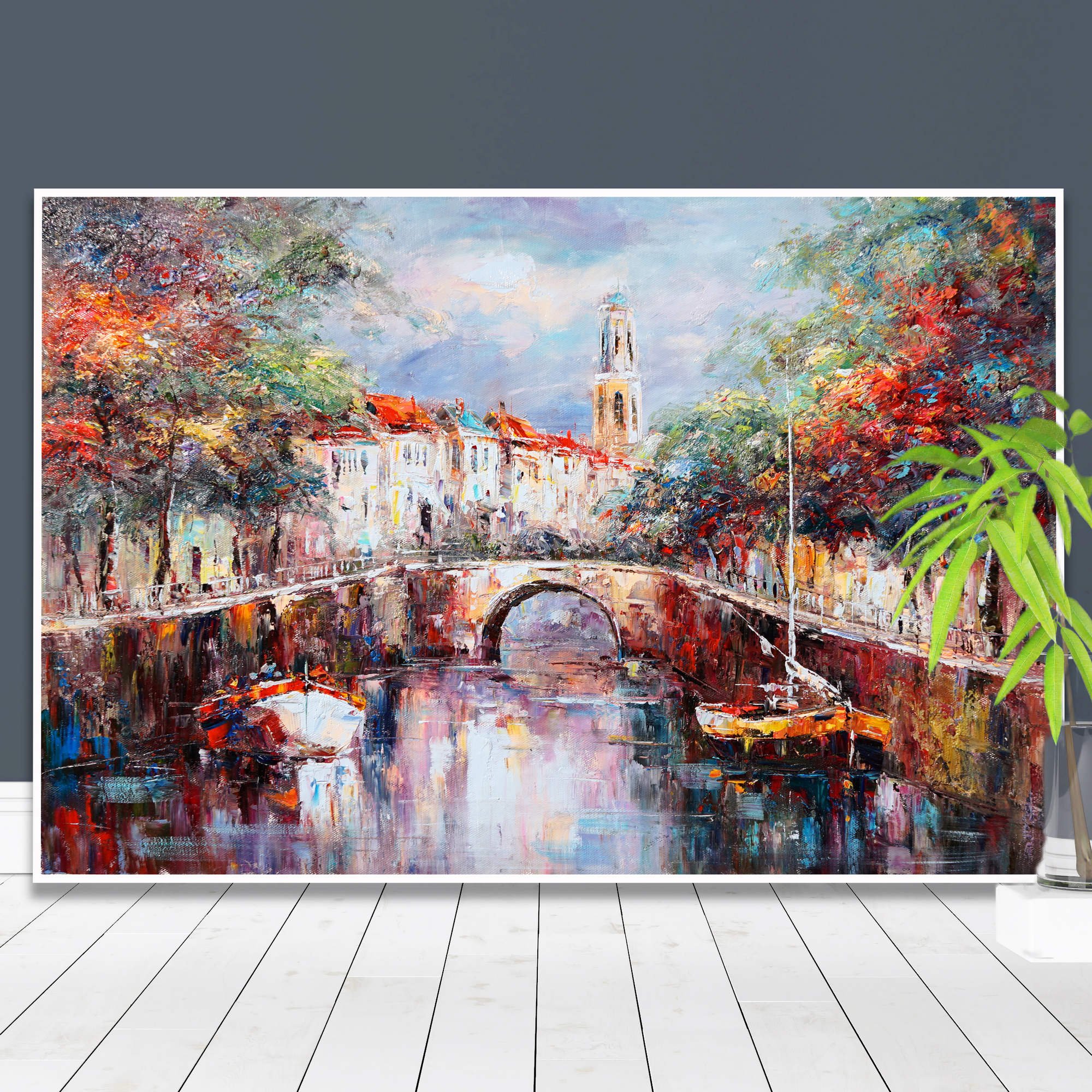 Dipinto di un tipico canale olandese con barche, alberi colorati e architettura storica