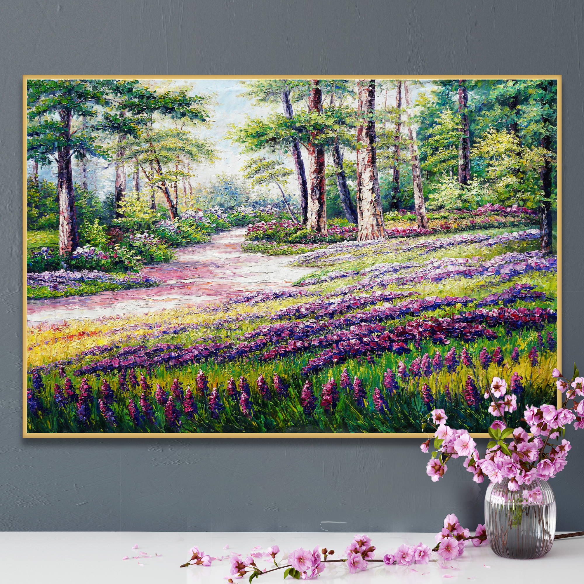 Dipinto moderno con sentiero nel bosco con fiori