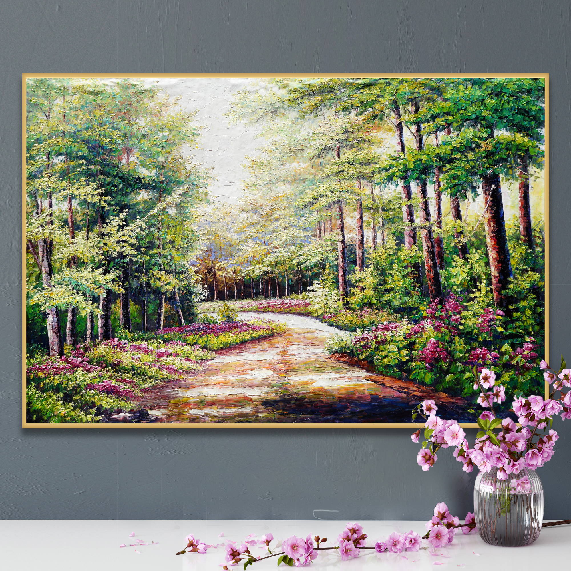 Dipinto di un sentiero alberato con fiori colorati