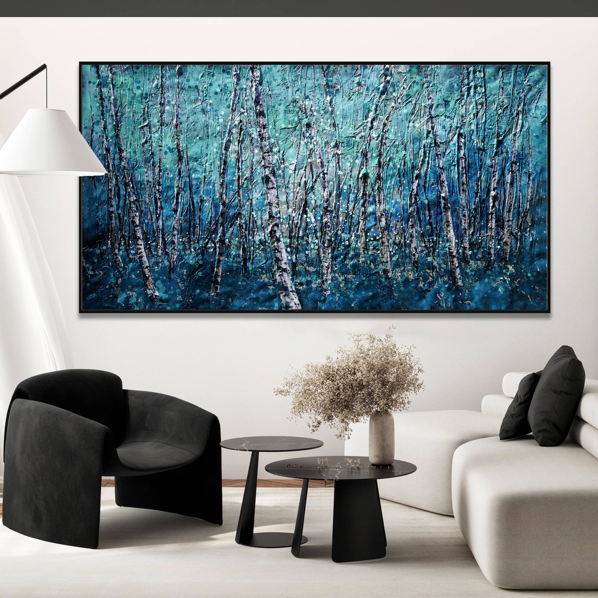 Dipinto astratto di una foresta di betulle con predominanza di colori blu e bianco 