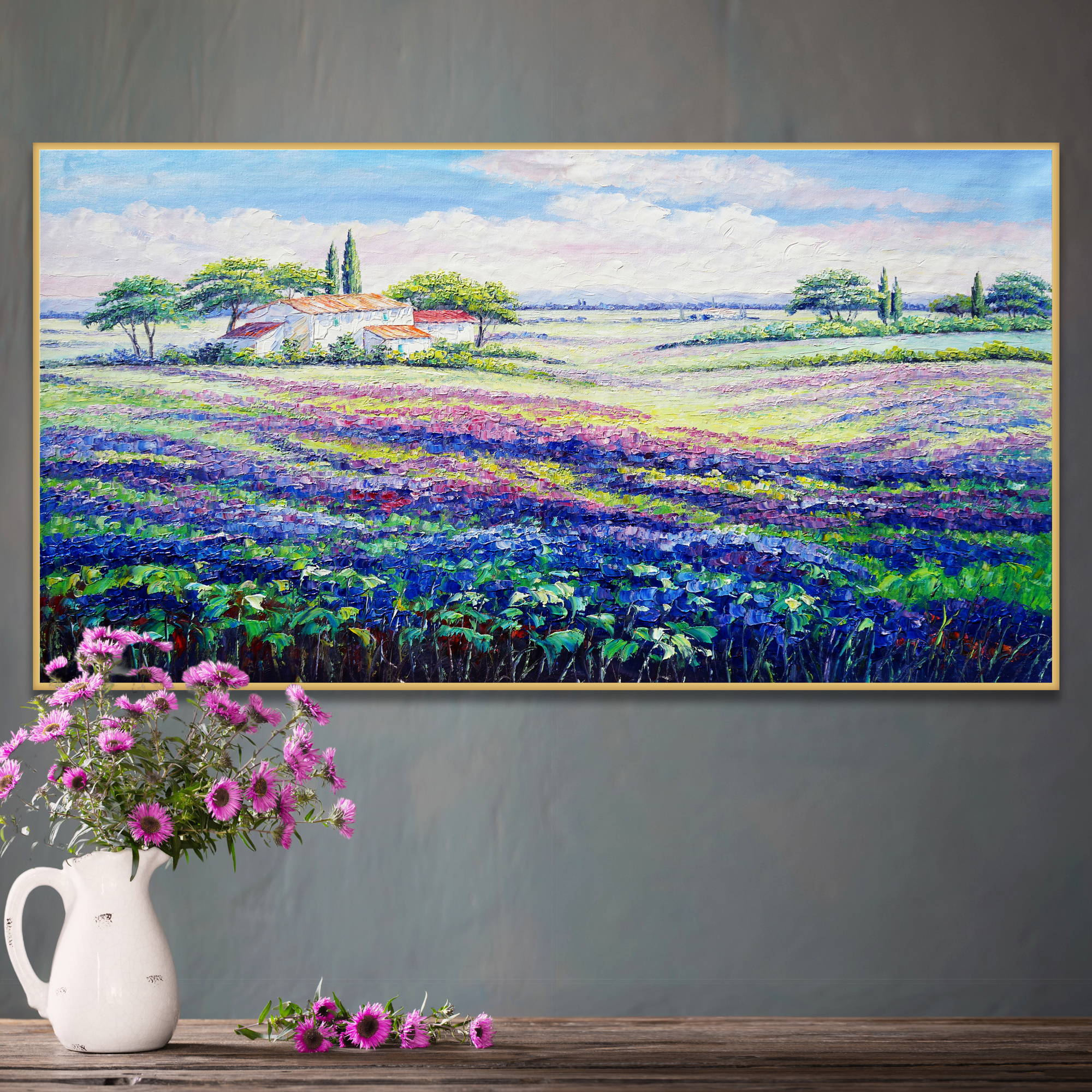 Dipinto a olio di campi di lavanda in fiore e abitazione rurale sotto un cielo azzurro.