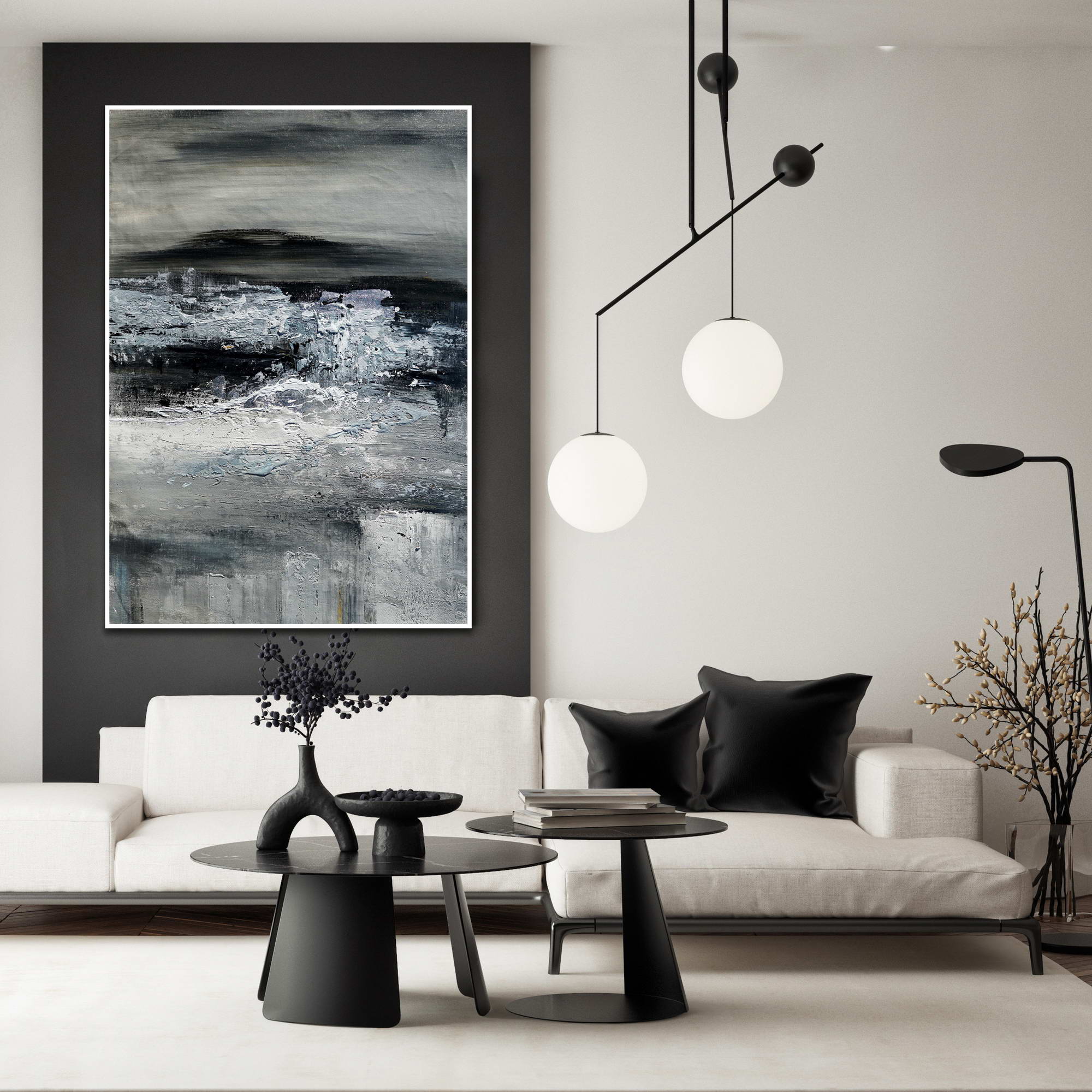 Dipinto astratto in toni di grigio e bianco con elementi che ricordano un paesaggio
