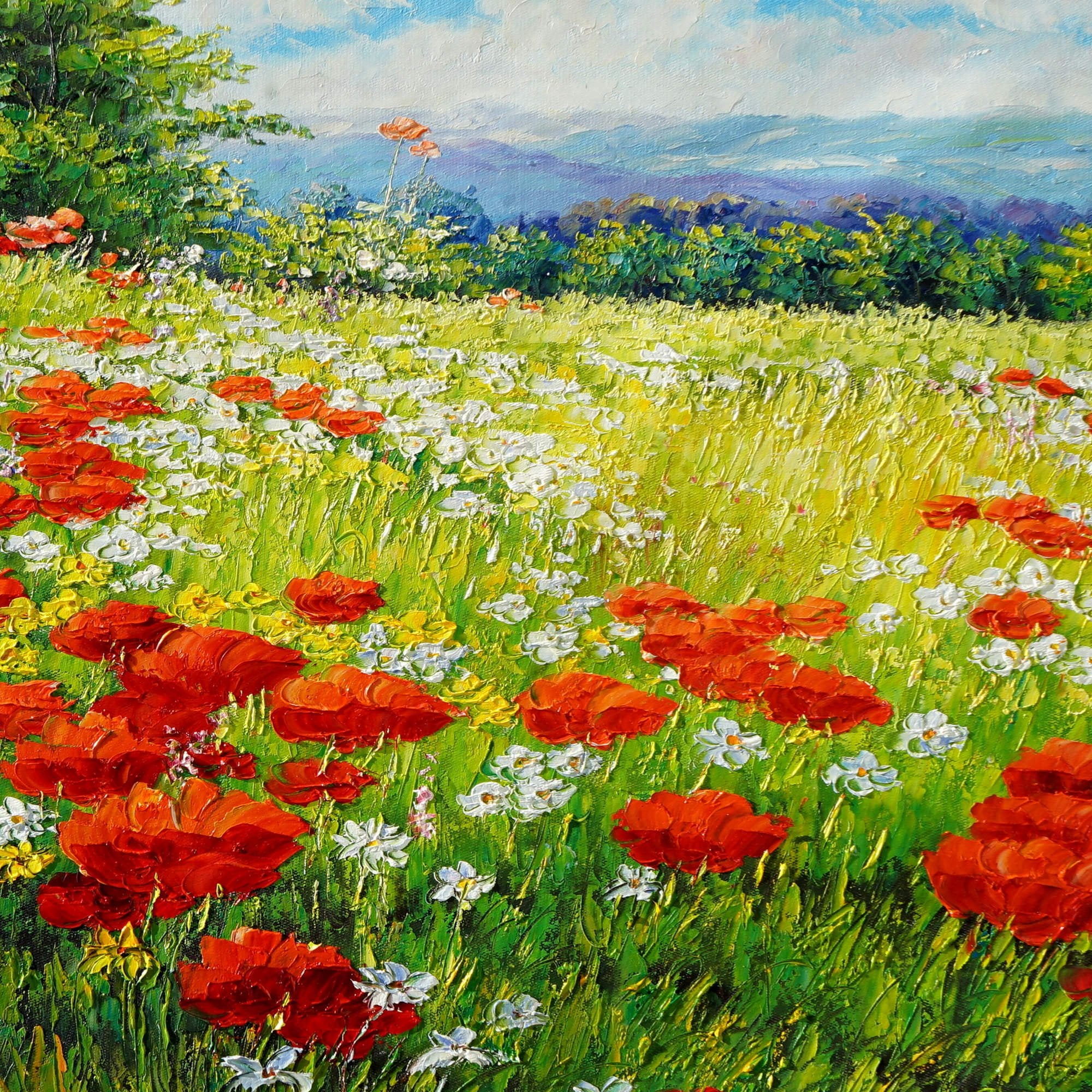 Dipinto di un campo fiorito colorato con cielo leggermente nuvoloso.