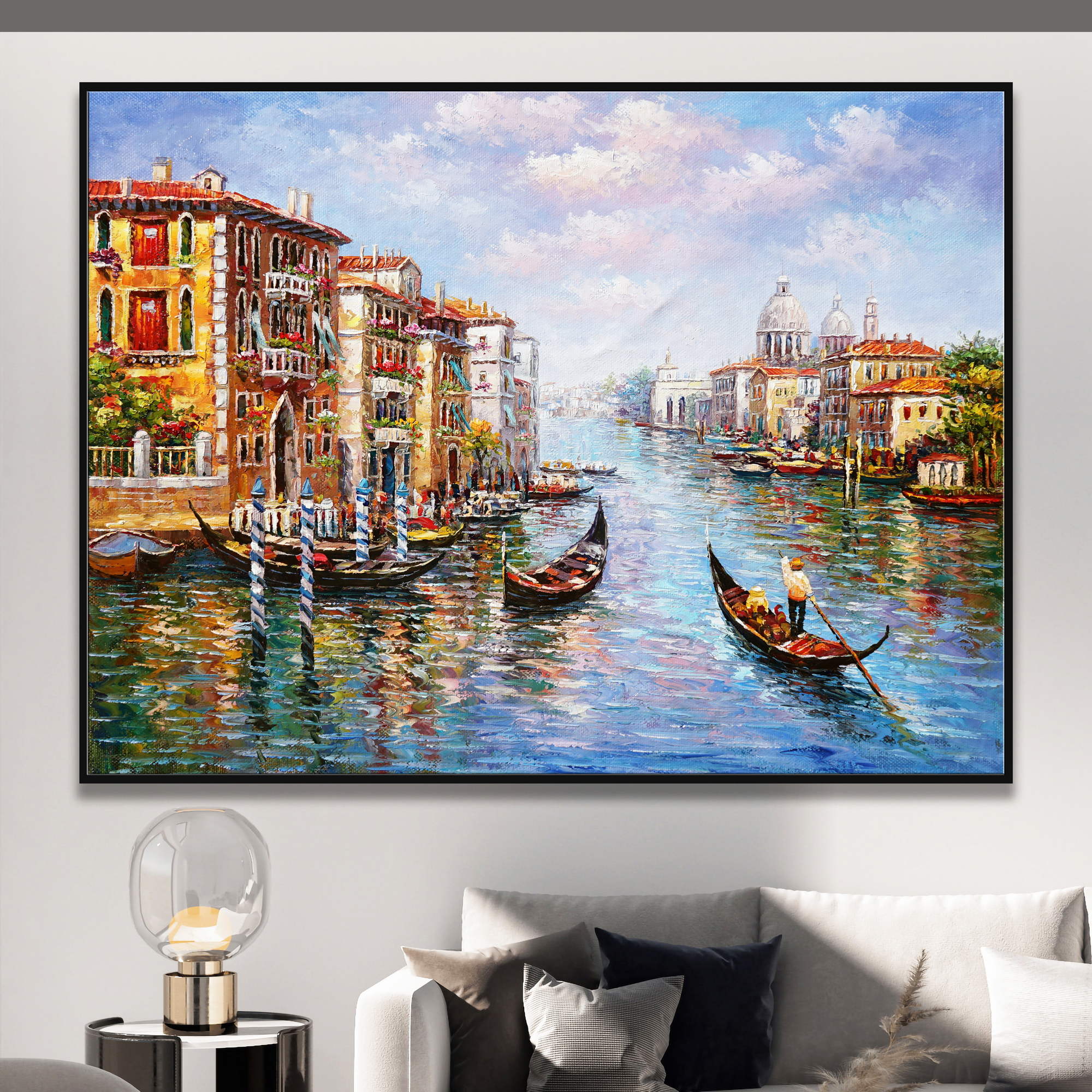 Dipinto di un canale a Venezia con gondole e architettura tipica
